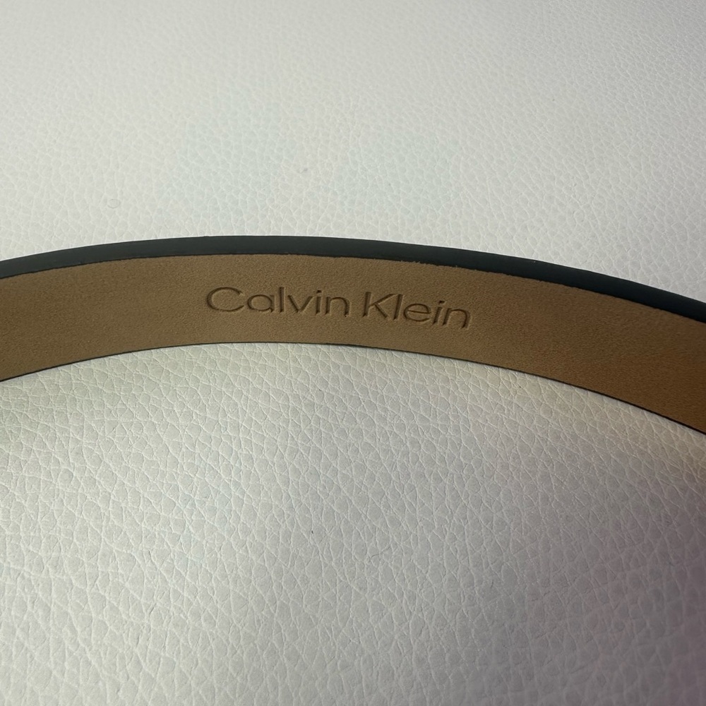 NEW Women’s Calvin Klein Adjustable Black Leather Belt Brushed Gold Buckle SZ XL - Picture 5 of 6